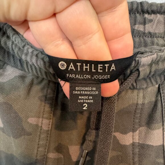 ATHLETA olive camo farallon joggers size 2 - Picture 6 of 7